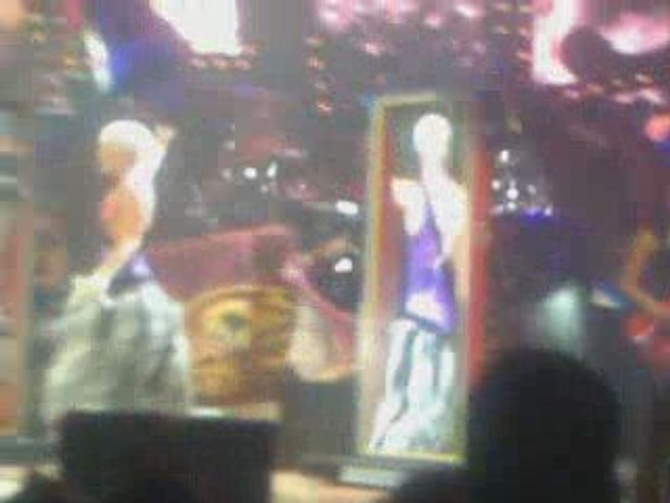 P!NK LIVE BERCY 09-03-09 FUNHOUSE + CRAZY