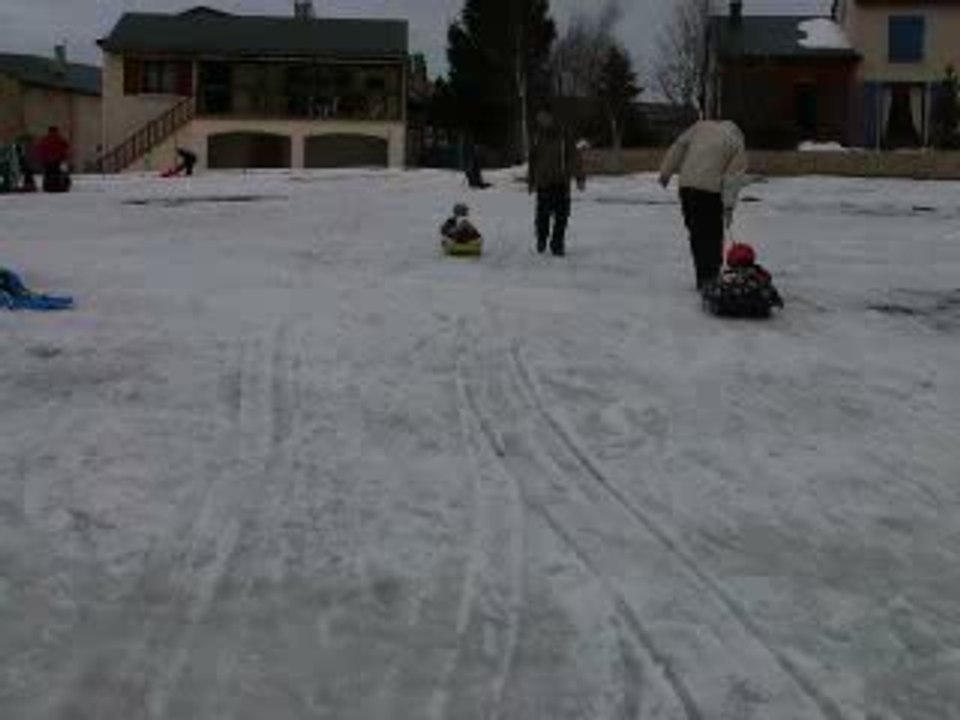 Lise et Théo en luge aux Angles