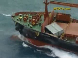 Overboard Chemical Containers Spark Algae Fears in Australia