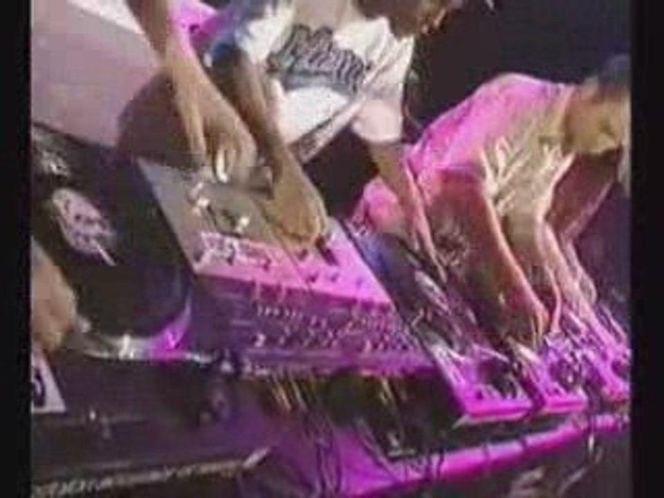 Perverted_allies : DMC_World_DJ_Team_Championship_2001