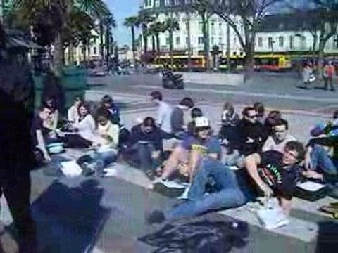 Tarbes IUT cours sur la place de Verdun