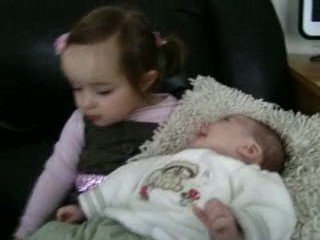 nora et kiki premier calin