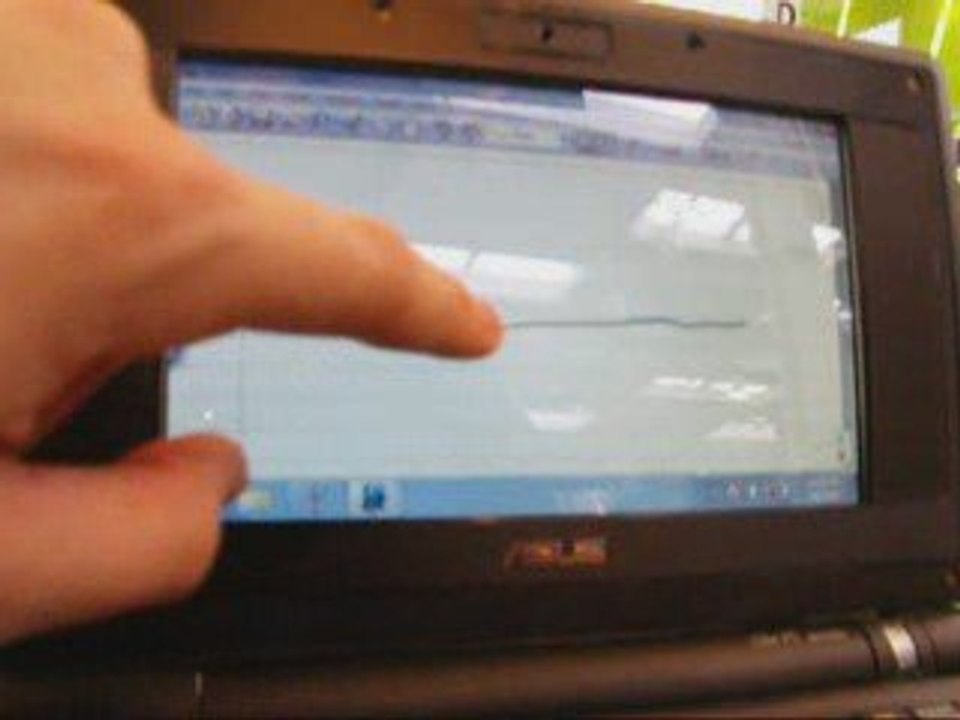 Multitouch Touchscreen am Eee PC 701 @ Cebit 2009
