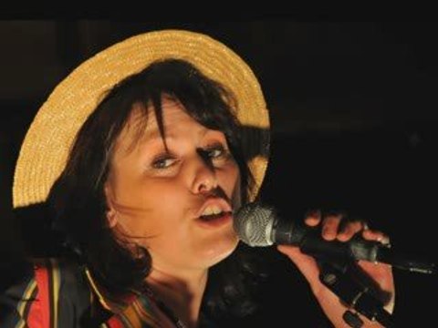 MURIEL chante La Parisienne de Marie Paule Belle