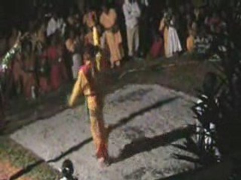 Marche sur le feu le 8/3/9 au Gol St Louis.