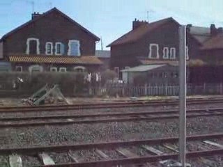 Laqueuille-Gare: Maisons le long de la voie ferrée