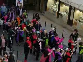 La batucada déambule dans les rues d'Alès