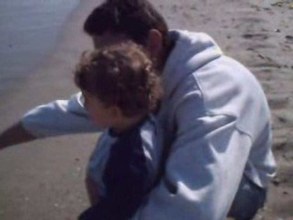 14 mars 09 kylian est a la plage