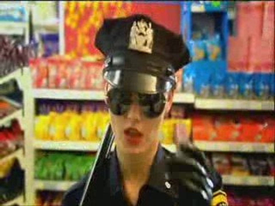 KID CUDI vs. CROOKERS -Day 'N' Nite [HD]