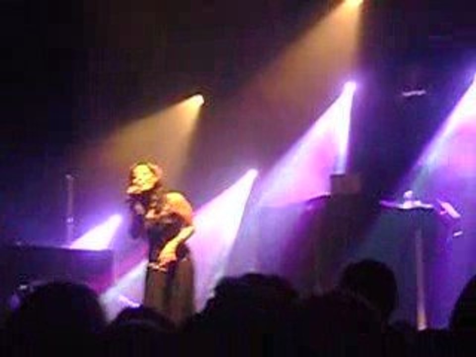 AMEL BENT "LE DROIT A L'ERREUR" LIVE  MONTHOU SUR BIEVRE
