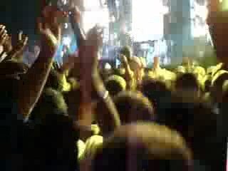 Oasis - Bercy 2009 - Cigarets and alcohol