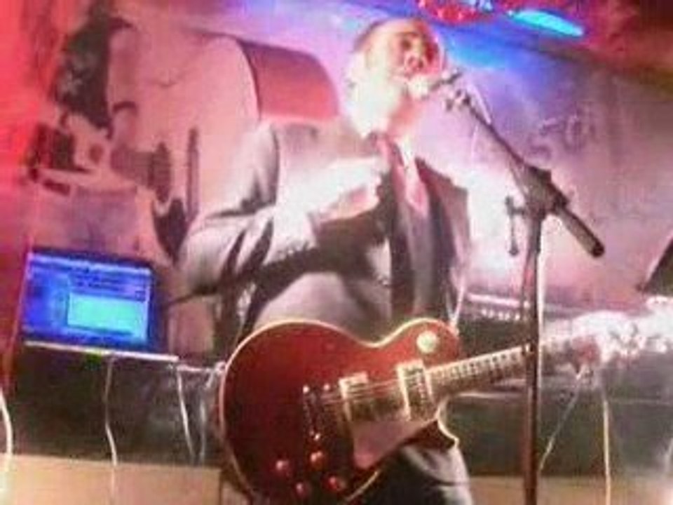 JPHY  live  au 5em avenue a brive chez laura 1
