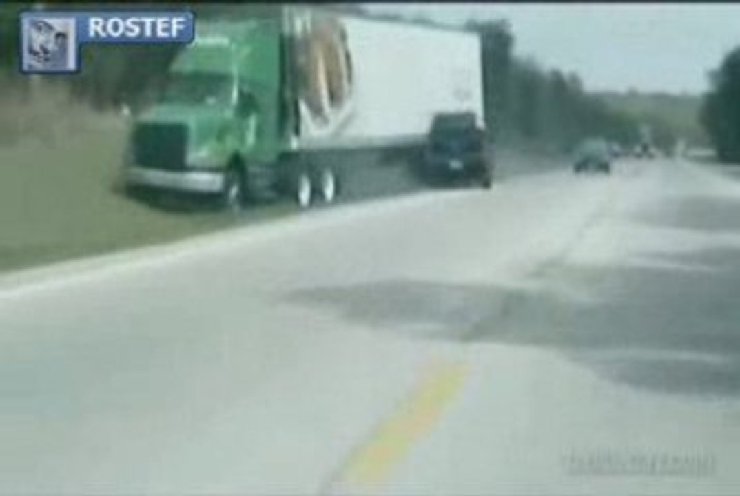 Crash SUV contre un semi remorque