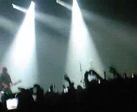 14 MARS Fall Out Boy - I Don't Care