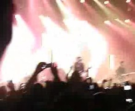 14 MARS Fall Out Boy - Beat It