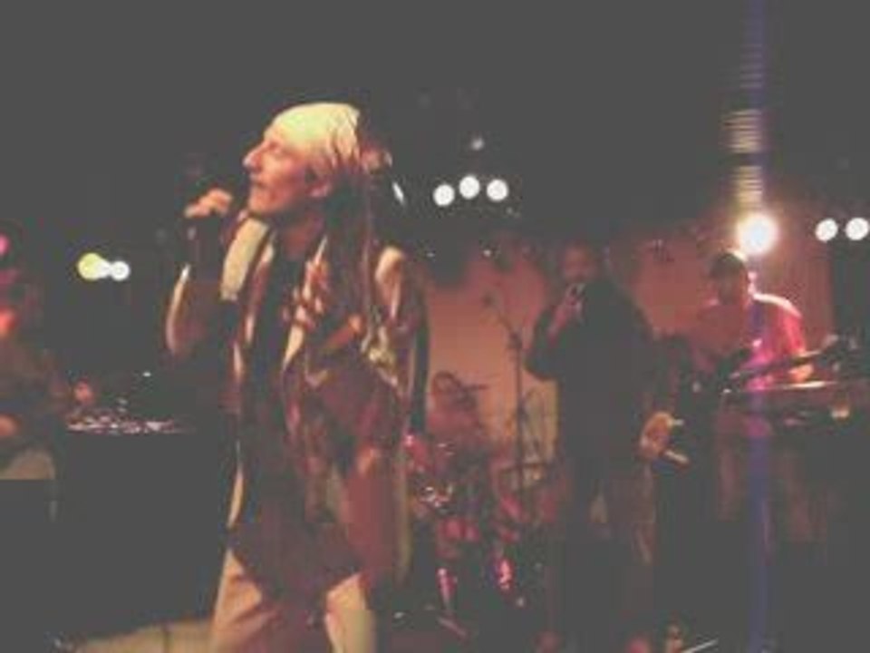 Monsieur lezard@la bellevilloise= comment fais-tu ça+zion