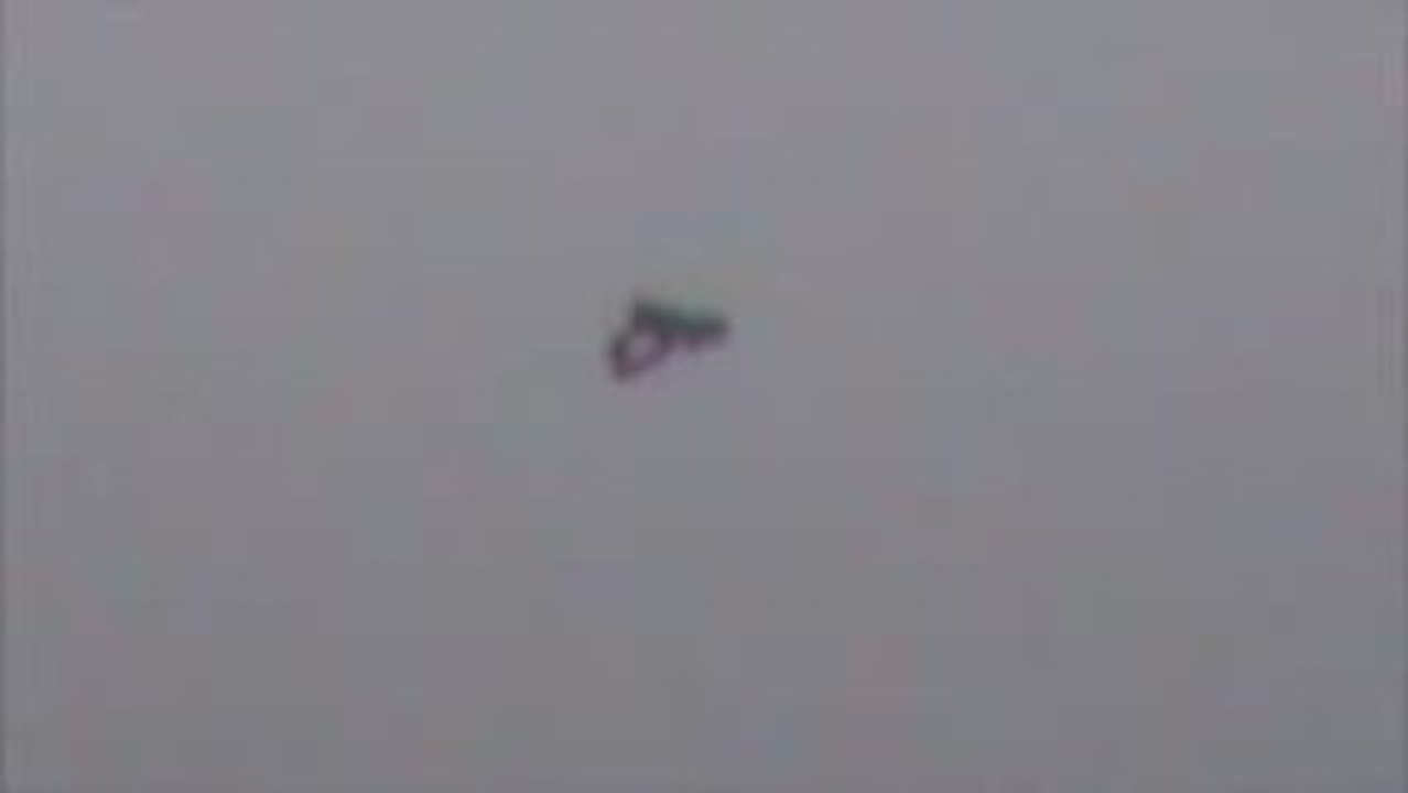 Ovni / Ufo * INCROYABLE * 14 Mars 2009  Swarm  complet