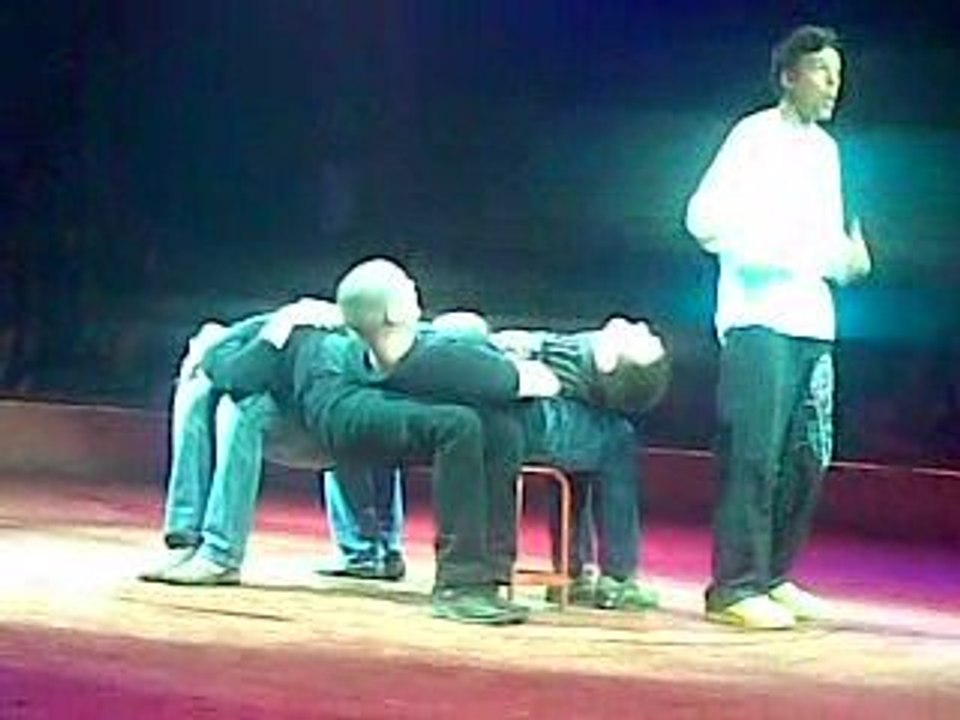 numéro de clown au cirque Arlette Gruss cité du cirque 2009