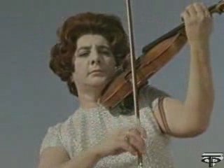 "Krounk" performed by Anahit Tsitsikian