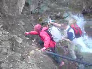 Dere geçişi