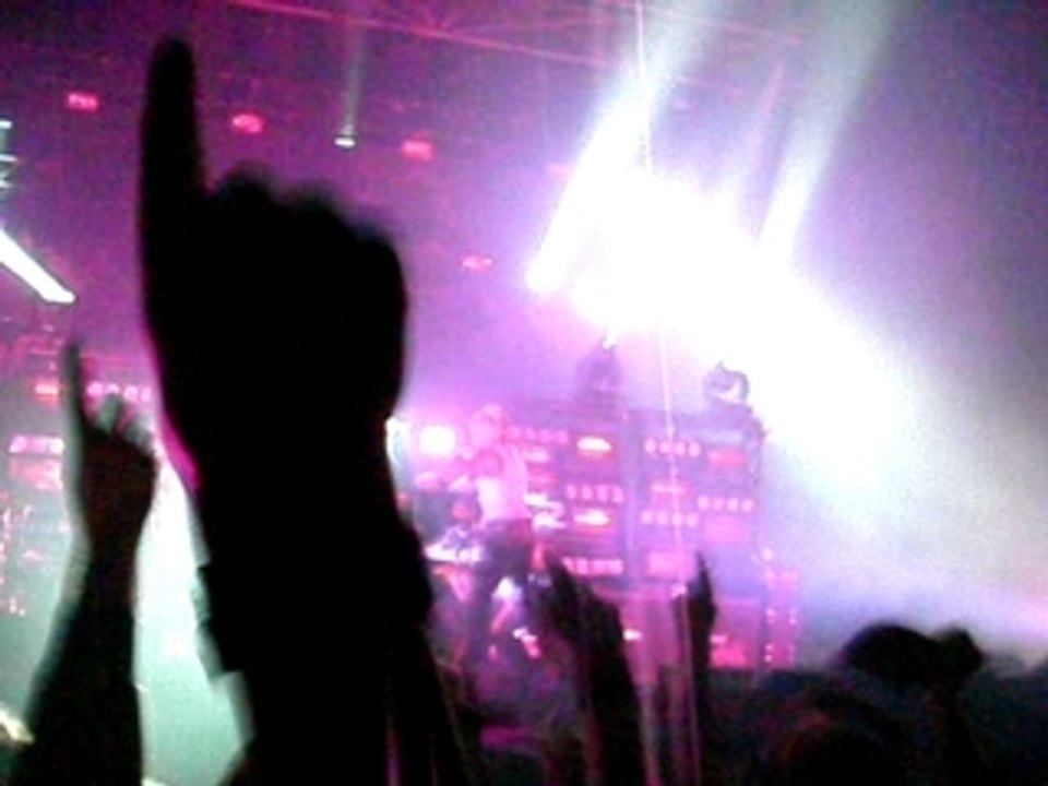 PRODIGY, RUN WITH THE WOLVE Live (Zenith in Paris) 2009