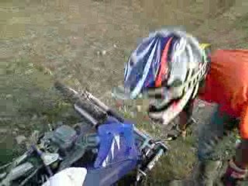 1er saut moto 125 ttr chute