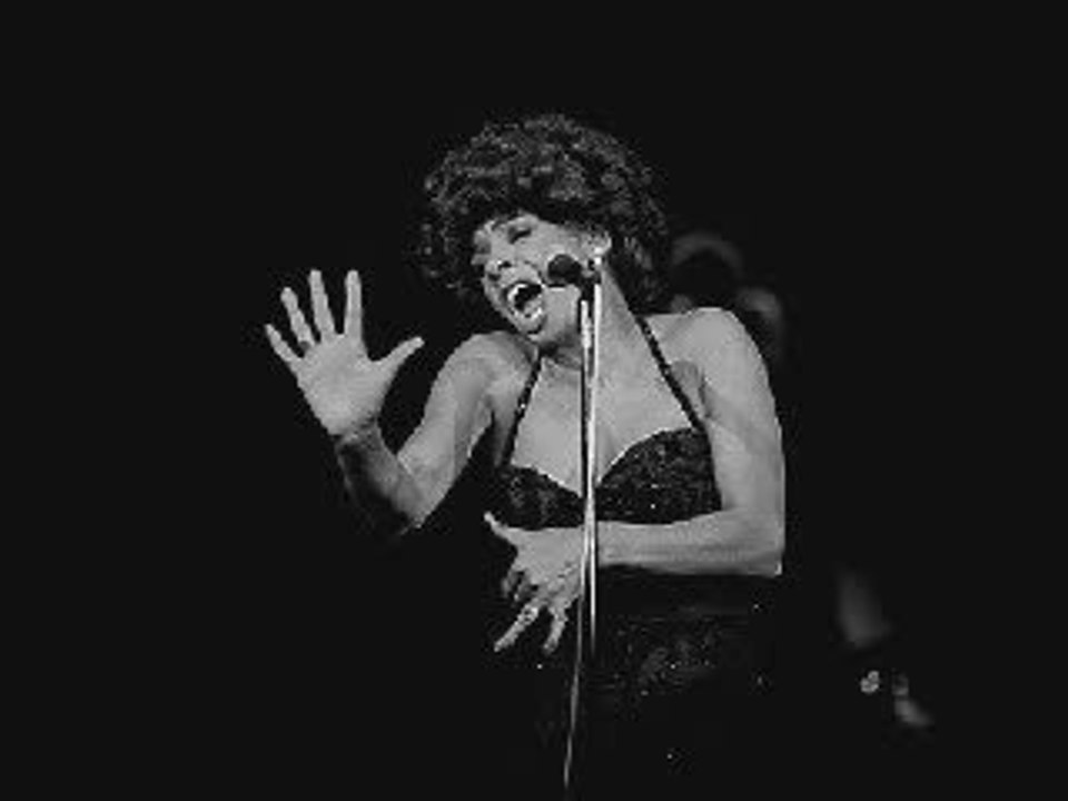 Love Story, Shirley Bassey - par Astra