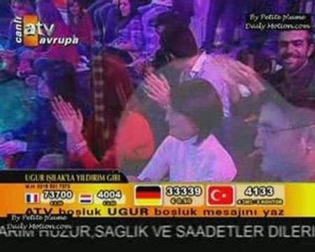 Düet Zara & Uğur Işılak Yaşamak Ölmek Güzel