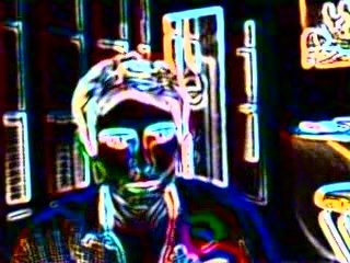 Wiwi égratigne "Hé biloute monte l'son hein"