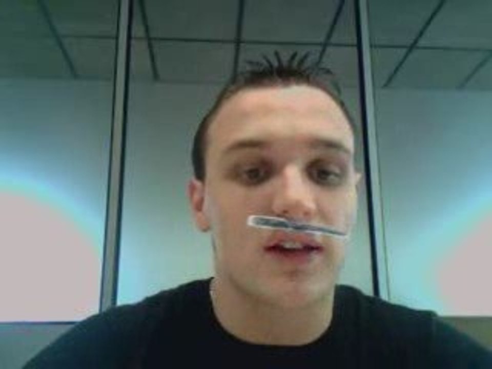 LA MOUSTACHE