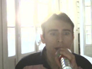 Wiwi égratigne "Sorry blame it on me"