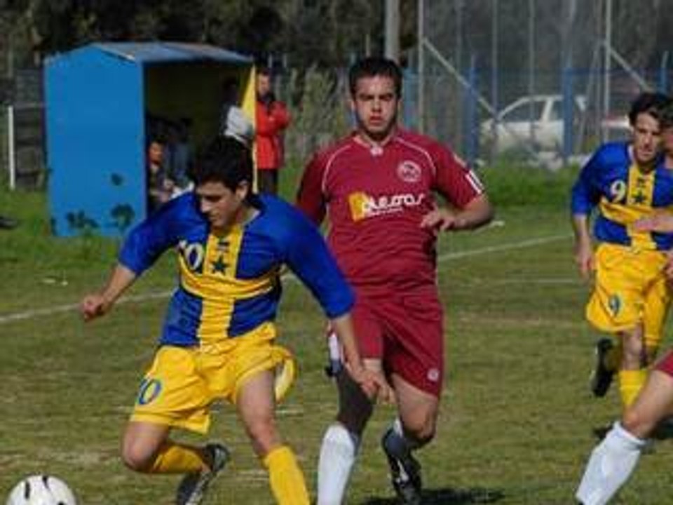 ΜΑΧΑΙΡΑΔΟ vs ΤΣΙΛΙΒΗ