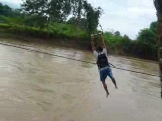 Tubing vang vieng jump