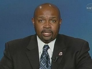 Astronauts begin Space Station work