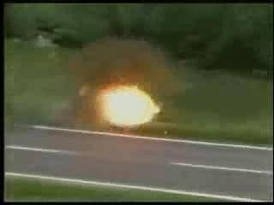 rally_car_explodes