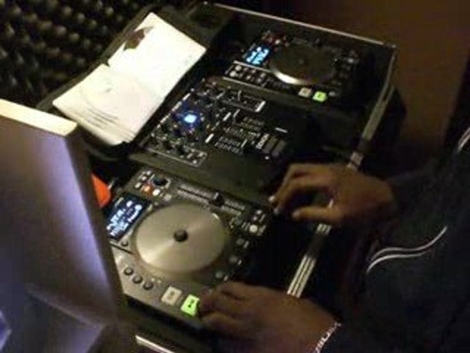 Drum & Bass to Electro mix dns 1200