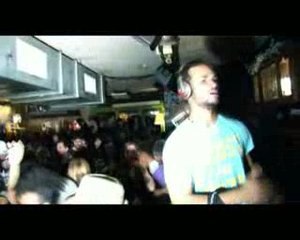 Trust The Buzz Groove Deluxe Party
