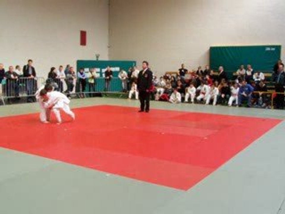 2ème combat de judo axel soignies le 15 mars 2009