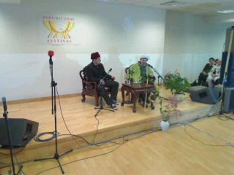 Sheikh Esref Efendi spricht beim Zukunft Erde Festival