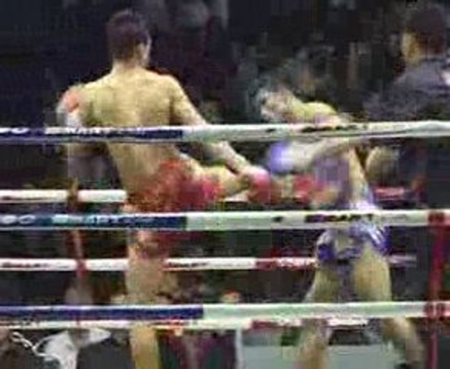 Petchboonchu FA group vs Jomtong Chuwattana