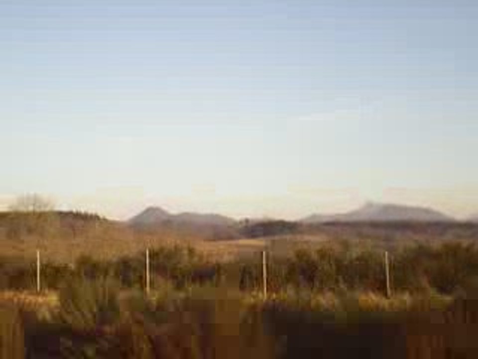A89: Vue sur la chaine des Dômes