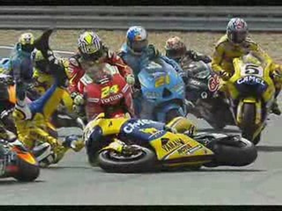 compilation chute valentino rossi