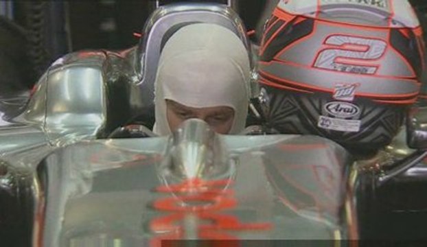 F1 - Heikki Kovalainen w garażu - McLaren MP4-24 - Portimao