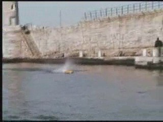 l'apache 56 fait ses premiers tours d'hélice