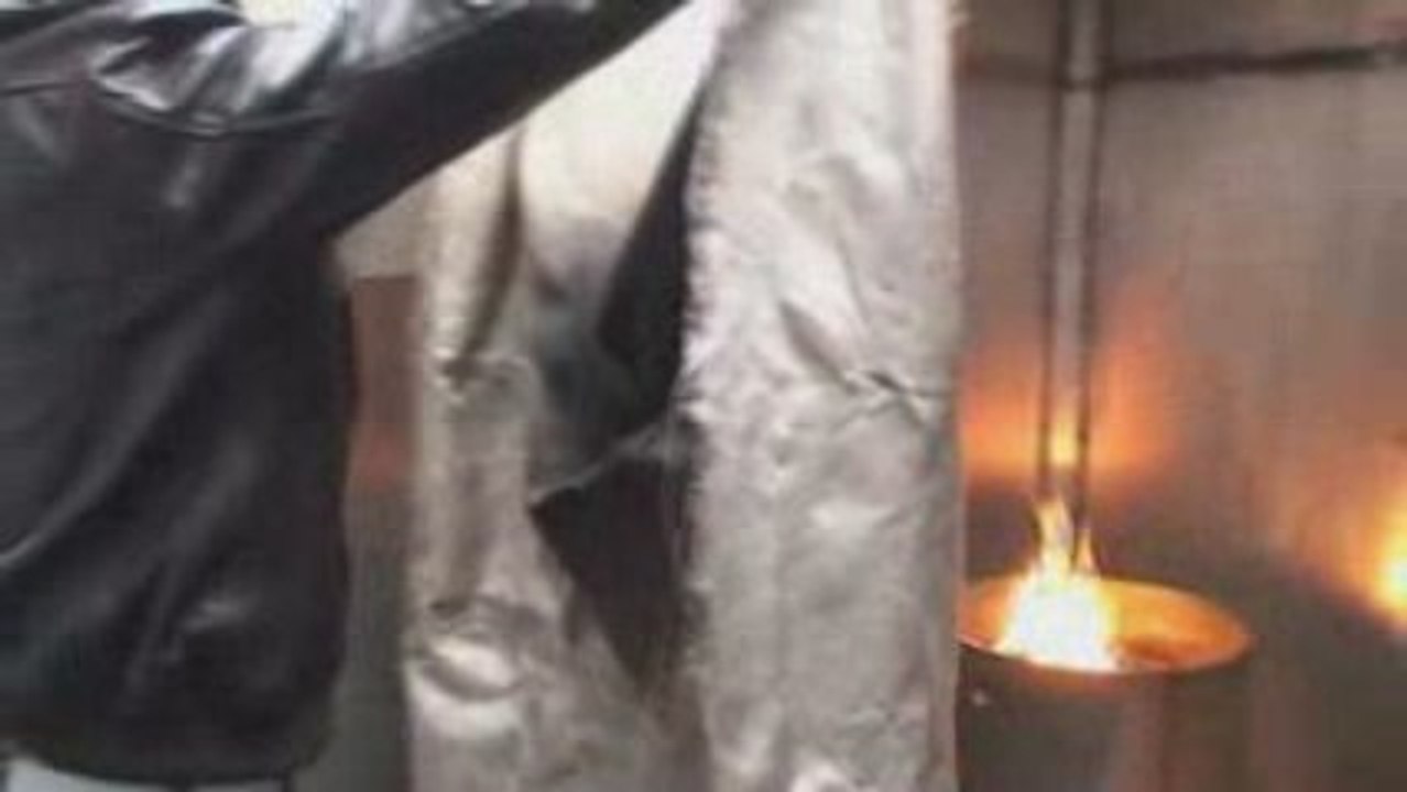 Extinction de feu de friteuse à la couverture
