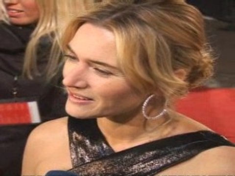 Angelina Jolie voted hottest showbiz mum