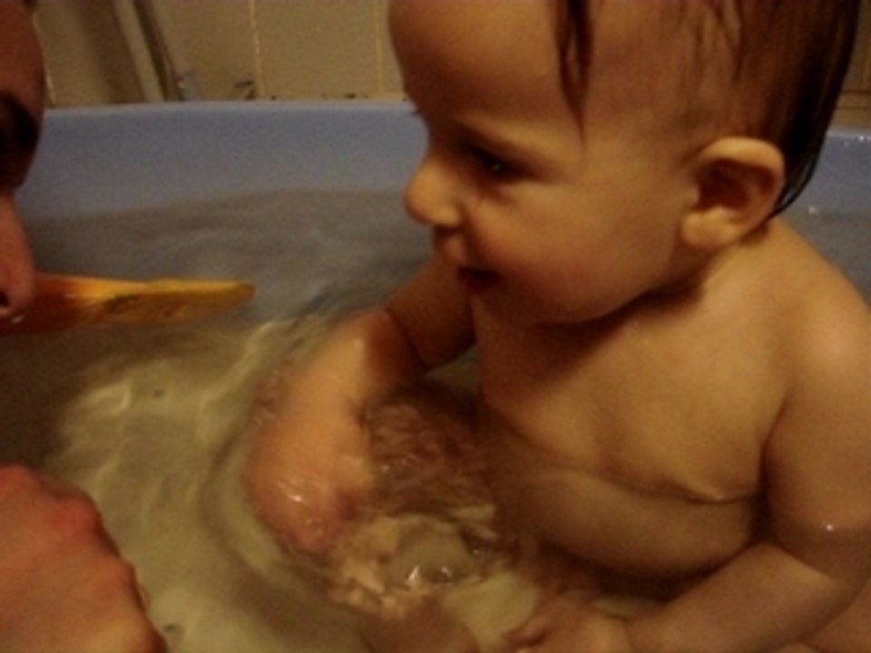 Oskar au bain