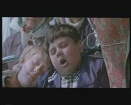 ШЕЛ АВТОБУС ПЯТЫЙ НОМЕР