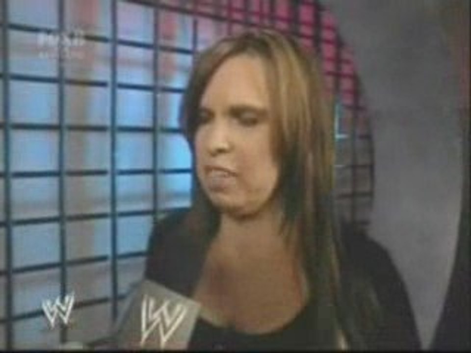 Vickie Guerrero gives Kristal another interview