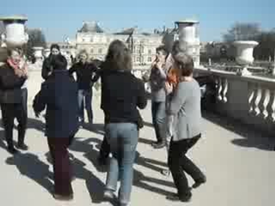 Cours de détente au jardin du Luxembourg